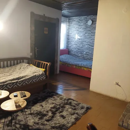 Vikendica Popovica Viki Holiday home *